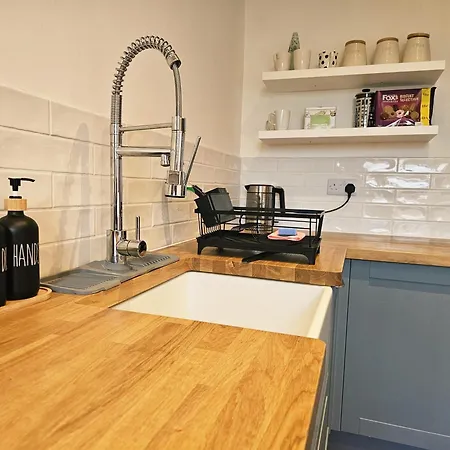 Apartment Homebird - Sharrow Retreat *