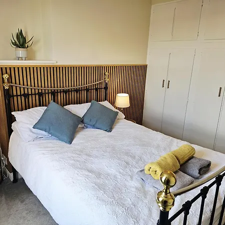 Apartment Homebird - Sharrow Retreat