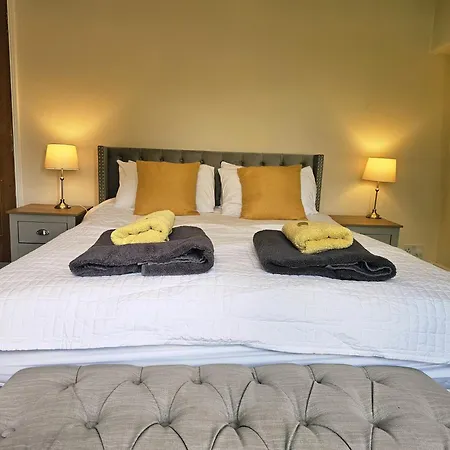 Homebird - Sharrow Retreat Apartment *